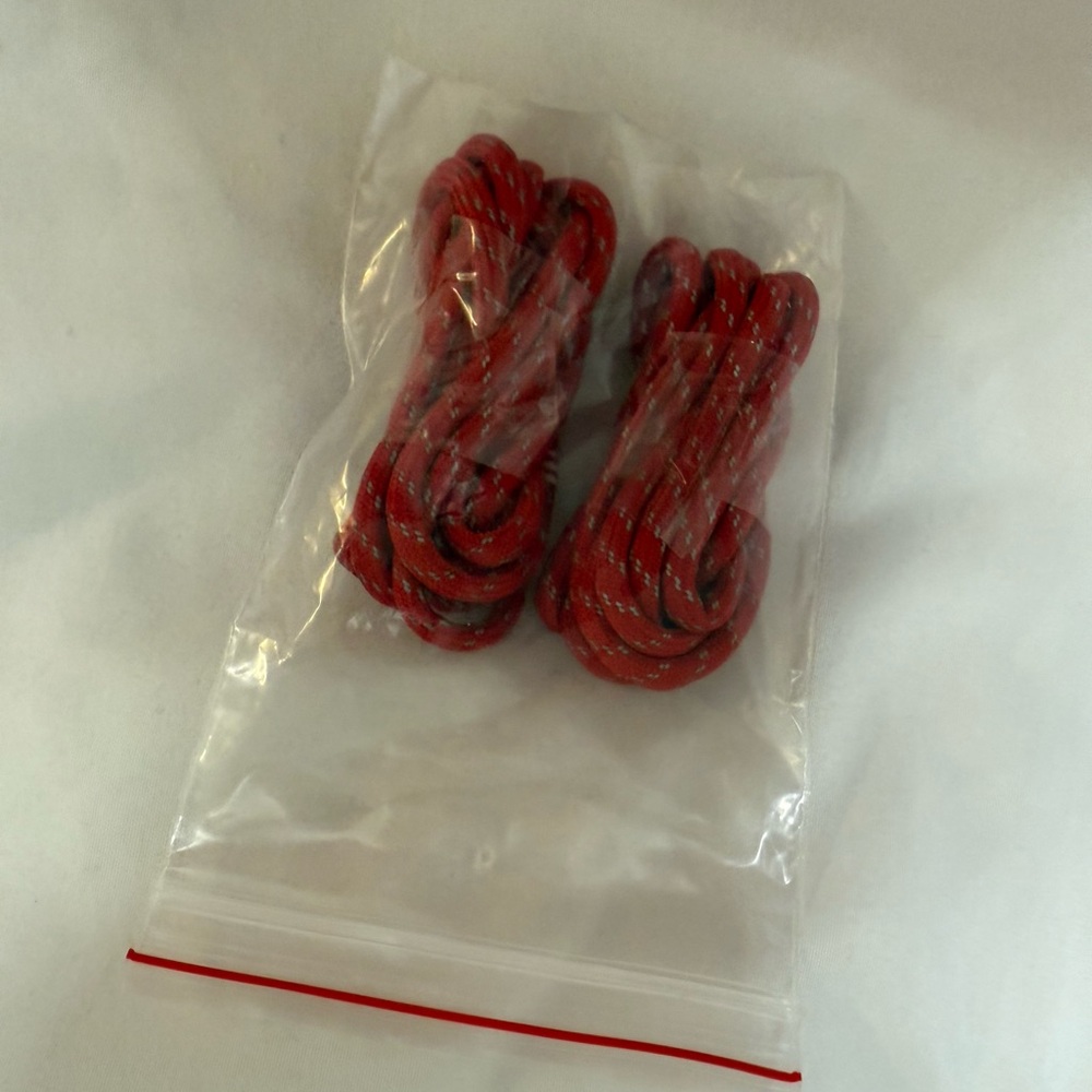Red Men’s Shoelaces with Reflective Detail
